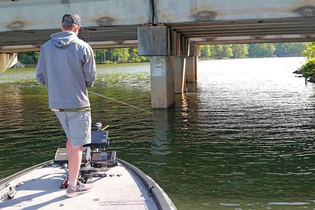 02-latespringbrides-02